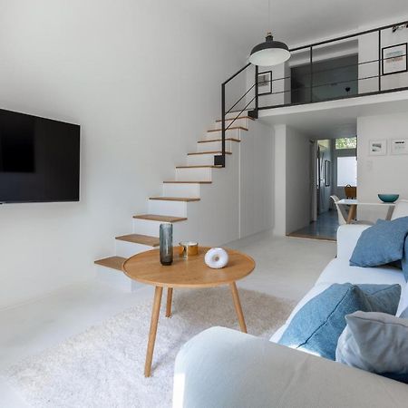 Black And White Apartment Boedapest Buitenkant foto