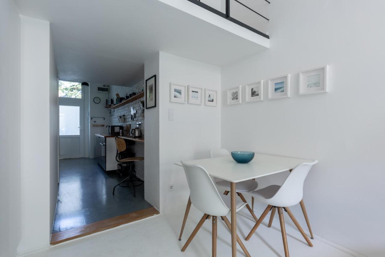 Black And White Apartment Boedapest Buitenkant foto